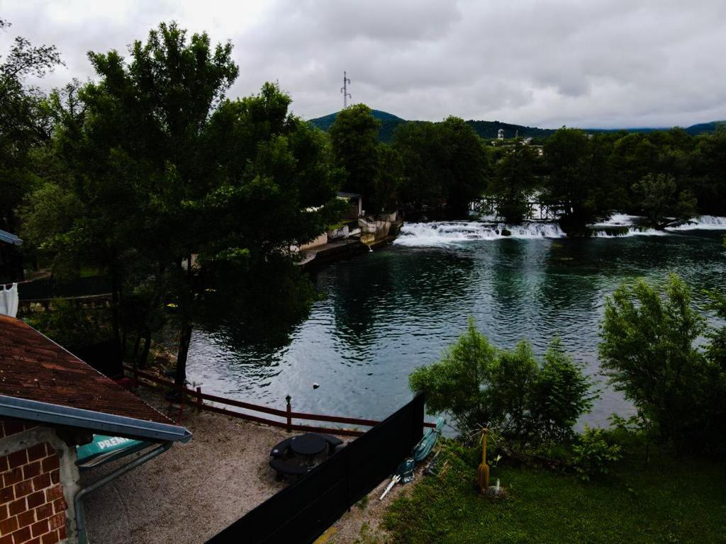 Holiday Home Waterfall View Bihać Kültér fotó